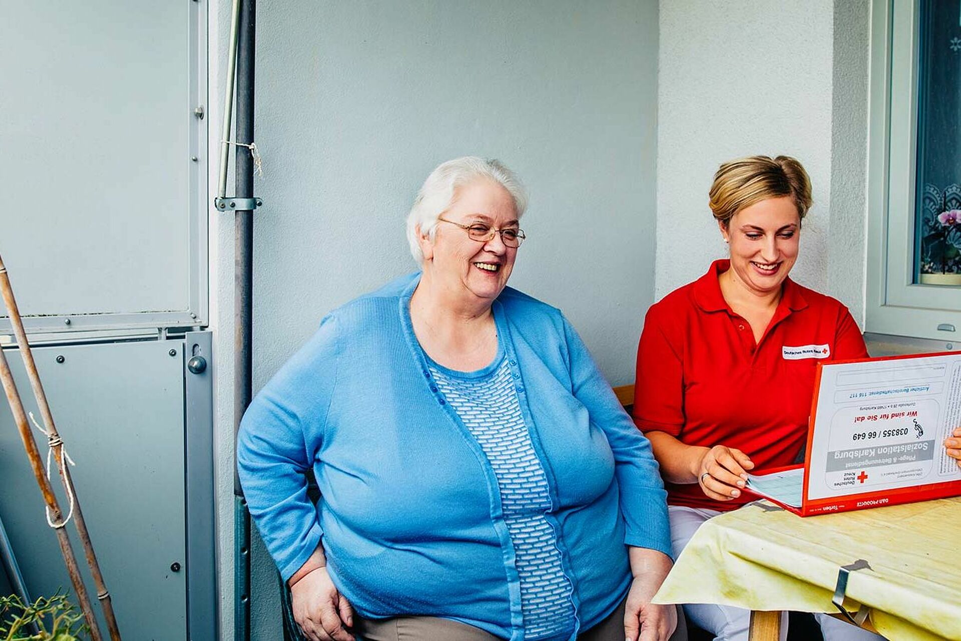 DRK Pflegedienst mit Pflegekraft